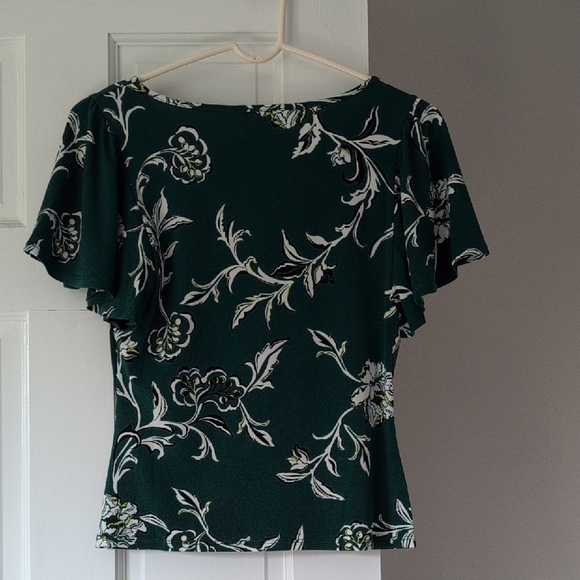 White House Black Market Green Floral V-Neck Blouse - Picture 3 of 4